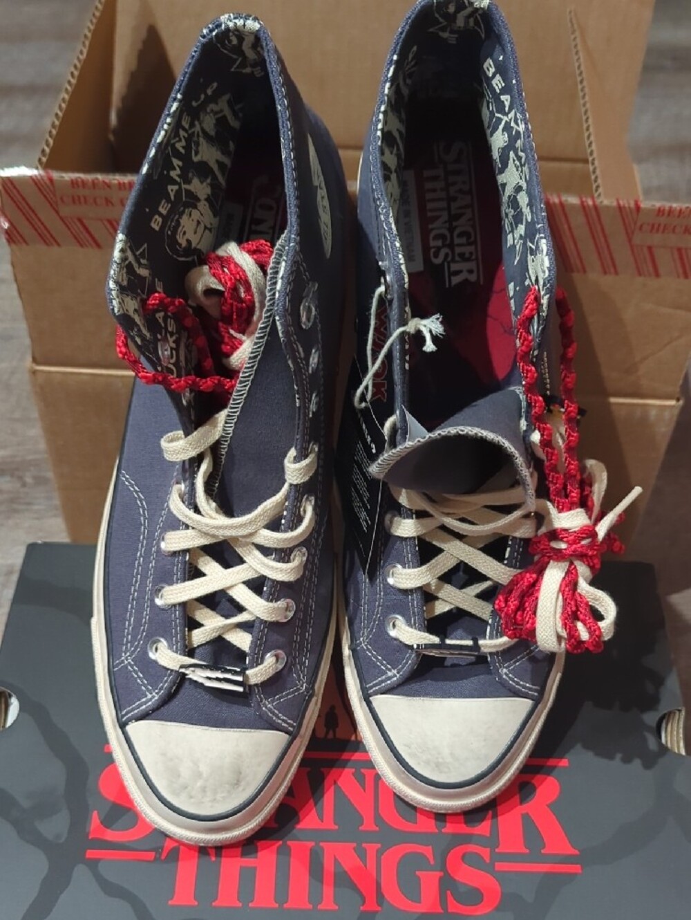 Converse X Stranger Things Size 13 Men's 15 Women's New Collection - Picture 11 of 11